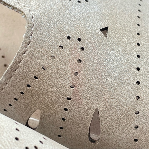 Forever Ladies Comfort Sandals Size 8 - Picture 7 of 9